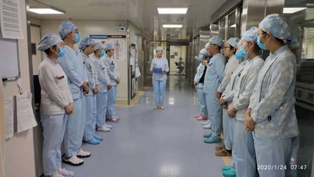 郑州人民医院：这个特殊的除夕，我们依然在你身边！