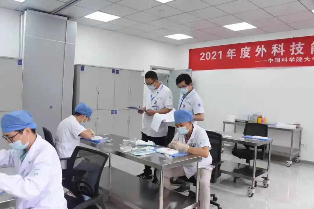 中国科学院大学宁波华美医院青年外科医师登台秀技