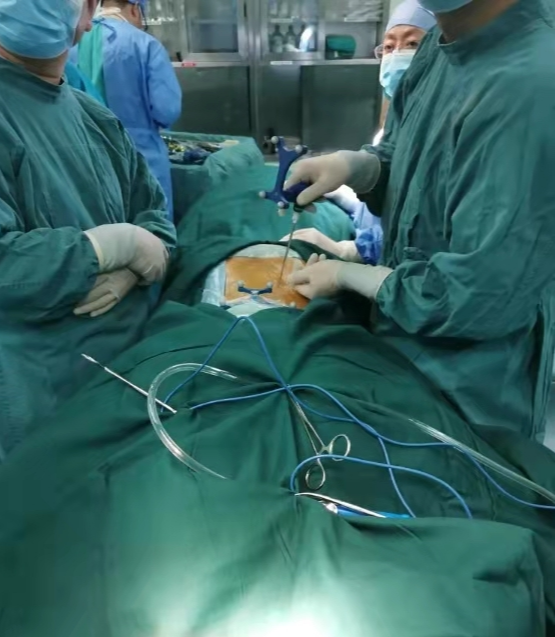 陕北地区首例计算机导航辅助脊柱微创手术在延大附院成功开展