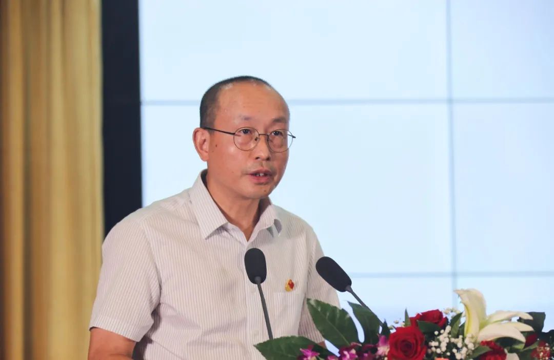 绵阳市中心医院举办第四届医师节庆祝活动暨全院医师大会