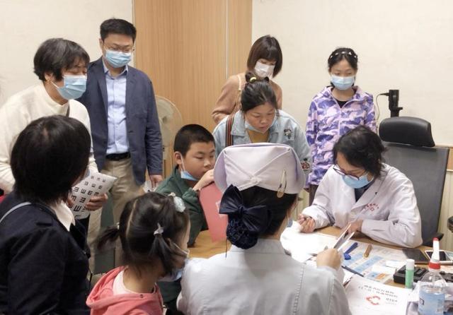 幼儿远视需重视，勿错过 3-6 岁黄金治疗期