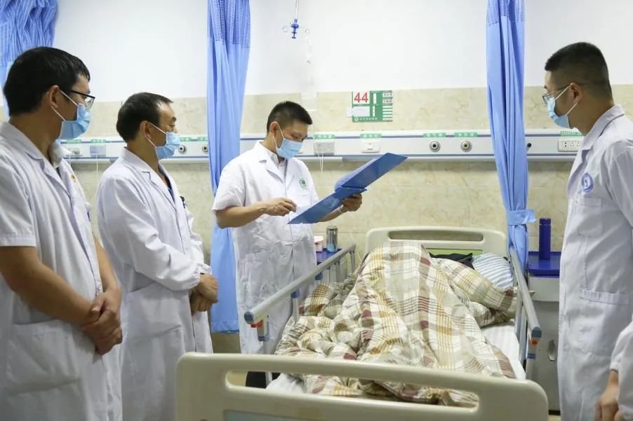 「川泌. 汉源」结盟，推动雅安市与成都专科医疗同质化发展