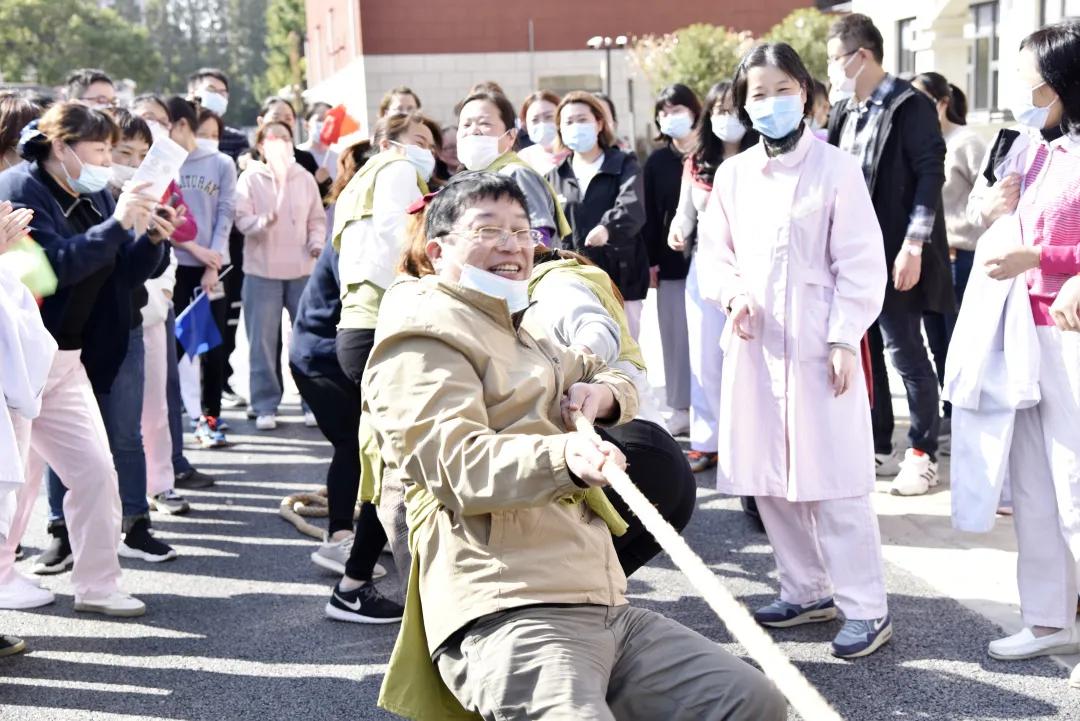 上海市第二康复医院工会举办第二届拔河比赛