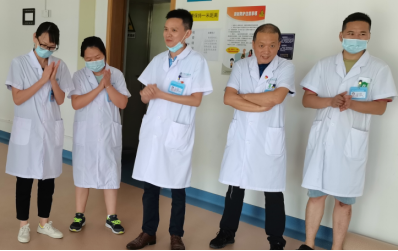 广州市东升医院影像中心举行心肺复苏培训演练
