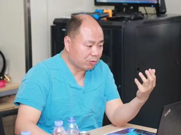 郑州大学第五附属医院血管外科成功举办「载药新器械研讨会暨领航者讲堂」