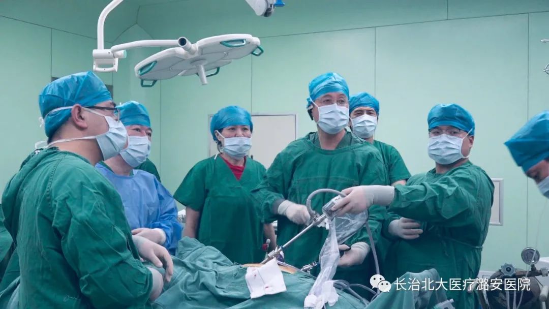 北大医疗潞安医院精准完成腹腔镜、结肠镜双镜联合手术