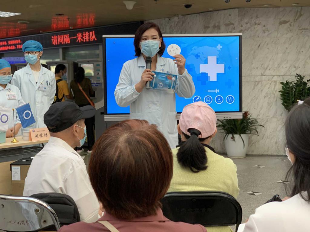 北京大学深圳医院举行糖尿病日咨询义诊活动