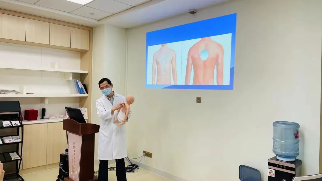 气管异物堵塞多见于婴幼儿，广州安和泰妇产医院开展急救公益课程