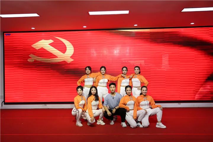 柳州市红十字会医院：最美的鲜花，送给最美的「TA」