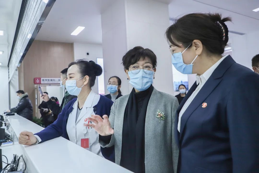 青海省中医院领导一行来西安高新医院参观交流