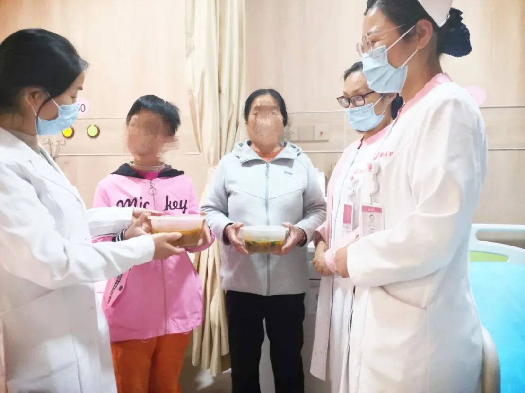 西安国际医学中心医院对渭南市特殊儿童进行筛查及康复治疗