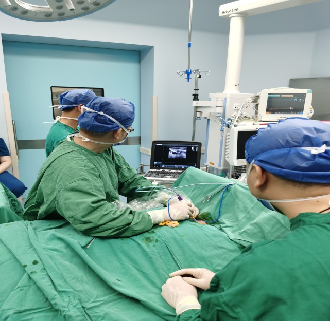 广西中医药大学第一附属医院仙葫院区普通外科成功开展甲状腺消融手术
