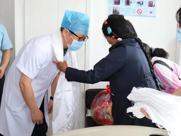 「红十字救心行动」：珠海市人民医院救治藏族姑娘