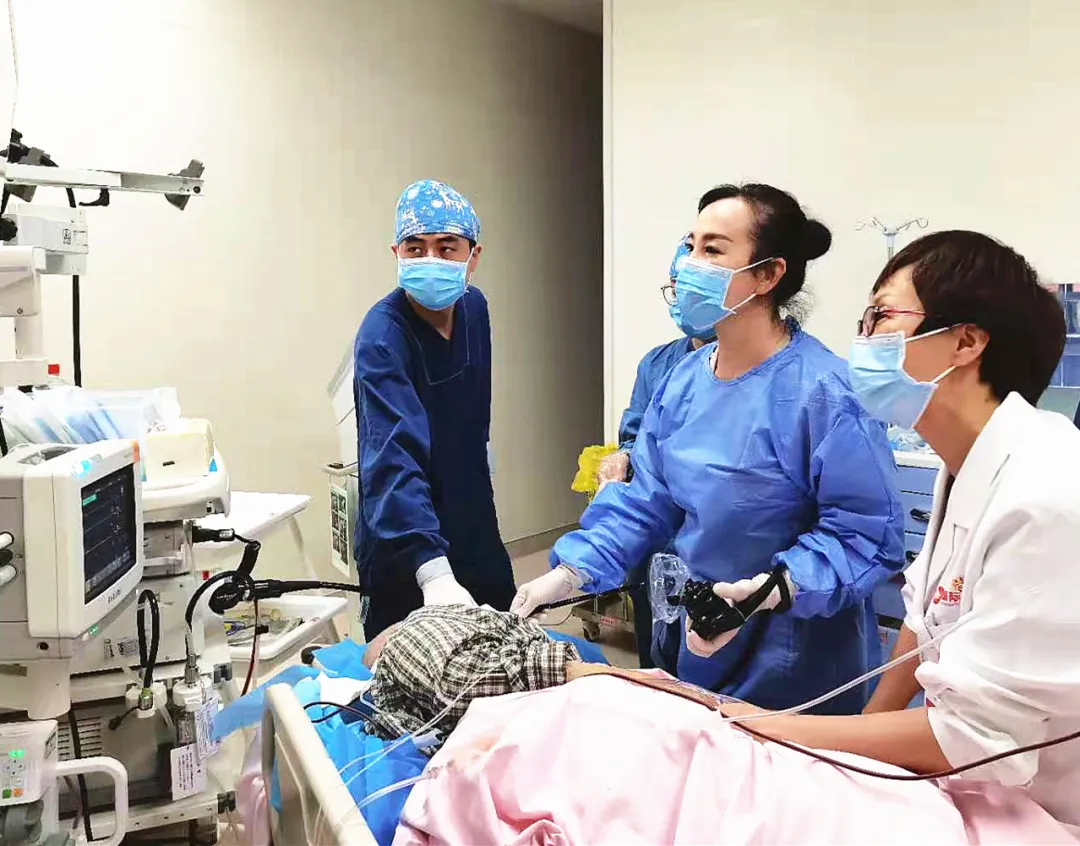 节假日期间西安高新医院消化病院紧急抢救多位消化道大出血患者