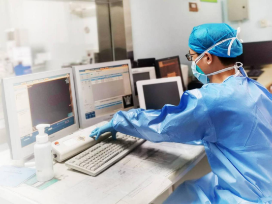 疫呼百应，他们全面的专业技能，全力配合前方医护