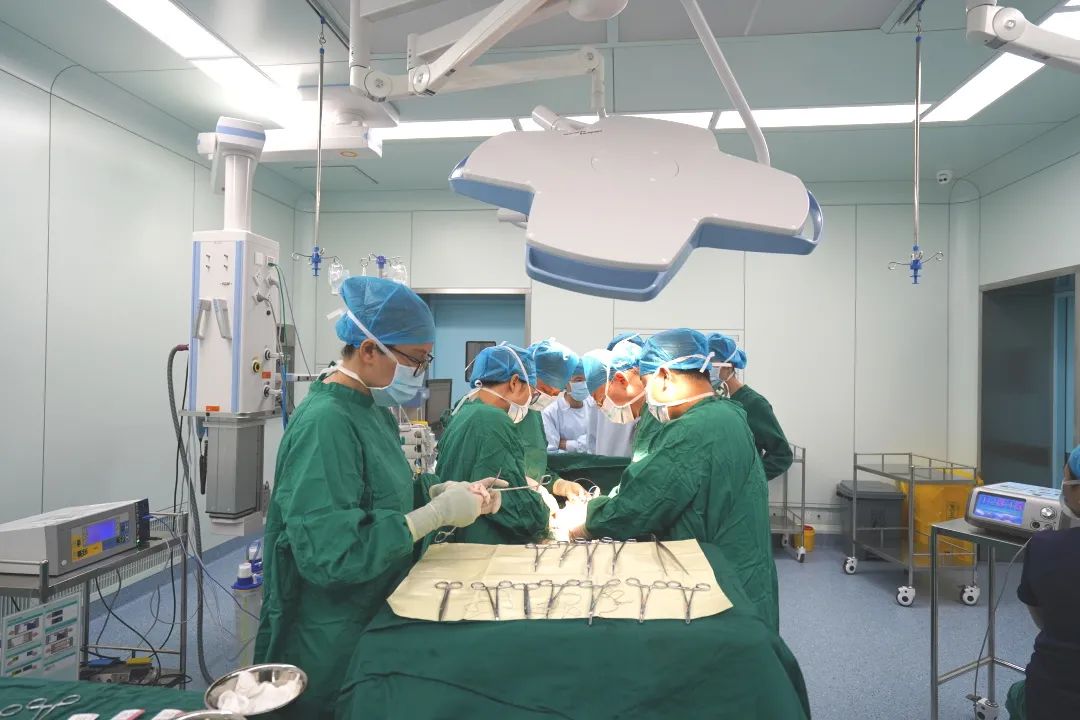 前海人寿广西医院成功实施一例宫颈癌根治术