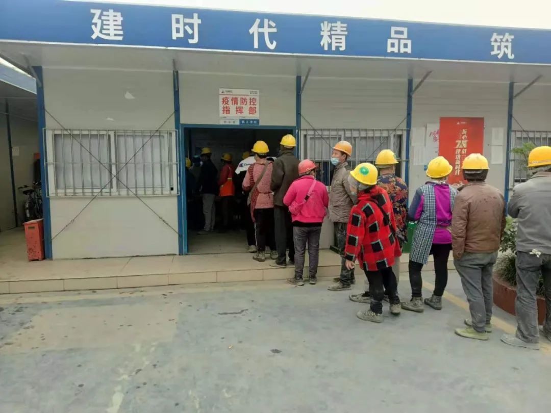 避免人员聚集，成都誉美医院为单位提供上门核酸检测服务