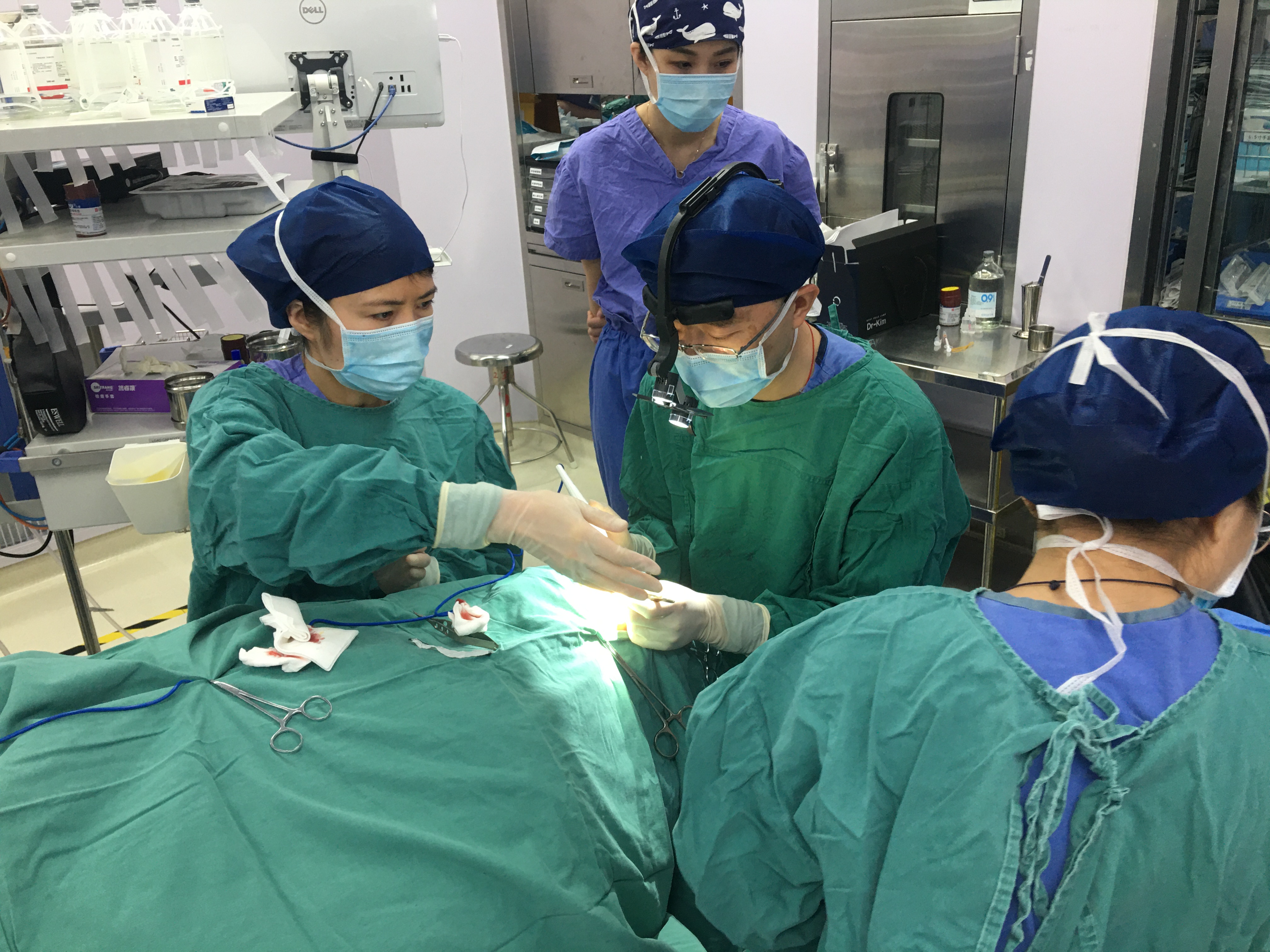 上海市第一人民医院为接近失明 8 岁患儿实施「视神经鞘开窗术」