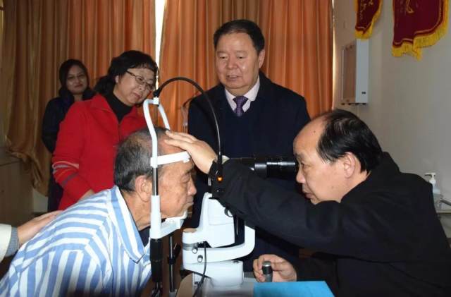兰州华厦眼科白内障规范化手术暨超乳培训峰会成功举办