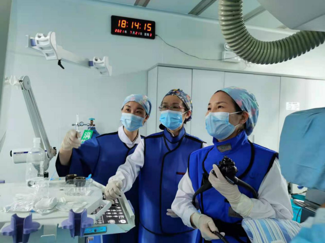 广西壮族自治区南溪山医院成功完成首例超声内镜引导下的胰腺假性囊肿穿刺引流术