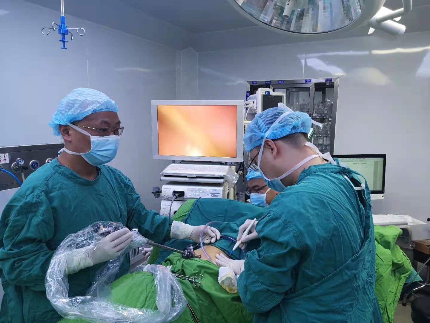 成都市新津区人民医院心胸外科团队率先开展全区首例胸腔镜下肺结节手术