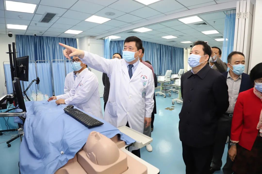 广东省人大教育科学文化卫生委员会主任委员于敏一行到珠海市人民医院医疗集团调研