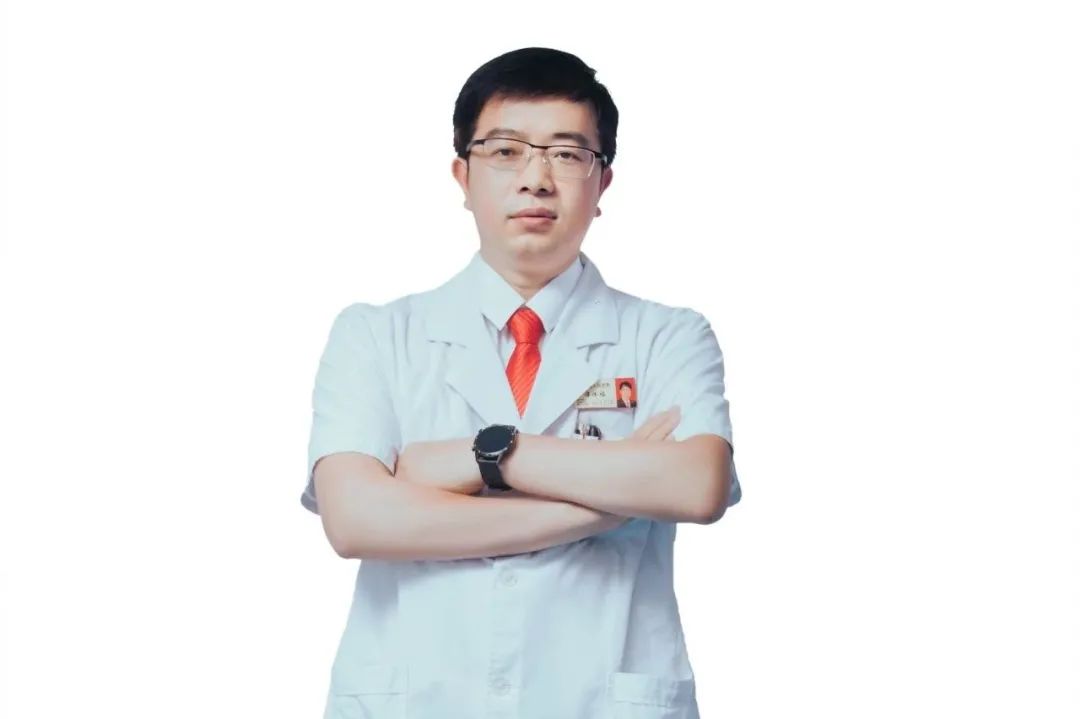 庆祝中国医师节，石门县人民医院 25 名医师受表彰