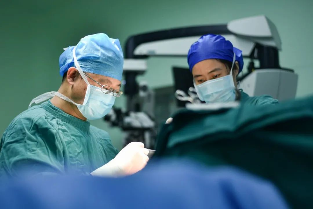 生死时速 绵阳市中心医院神经外科为患者成功摘除多个「颅内炸弹」