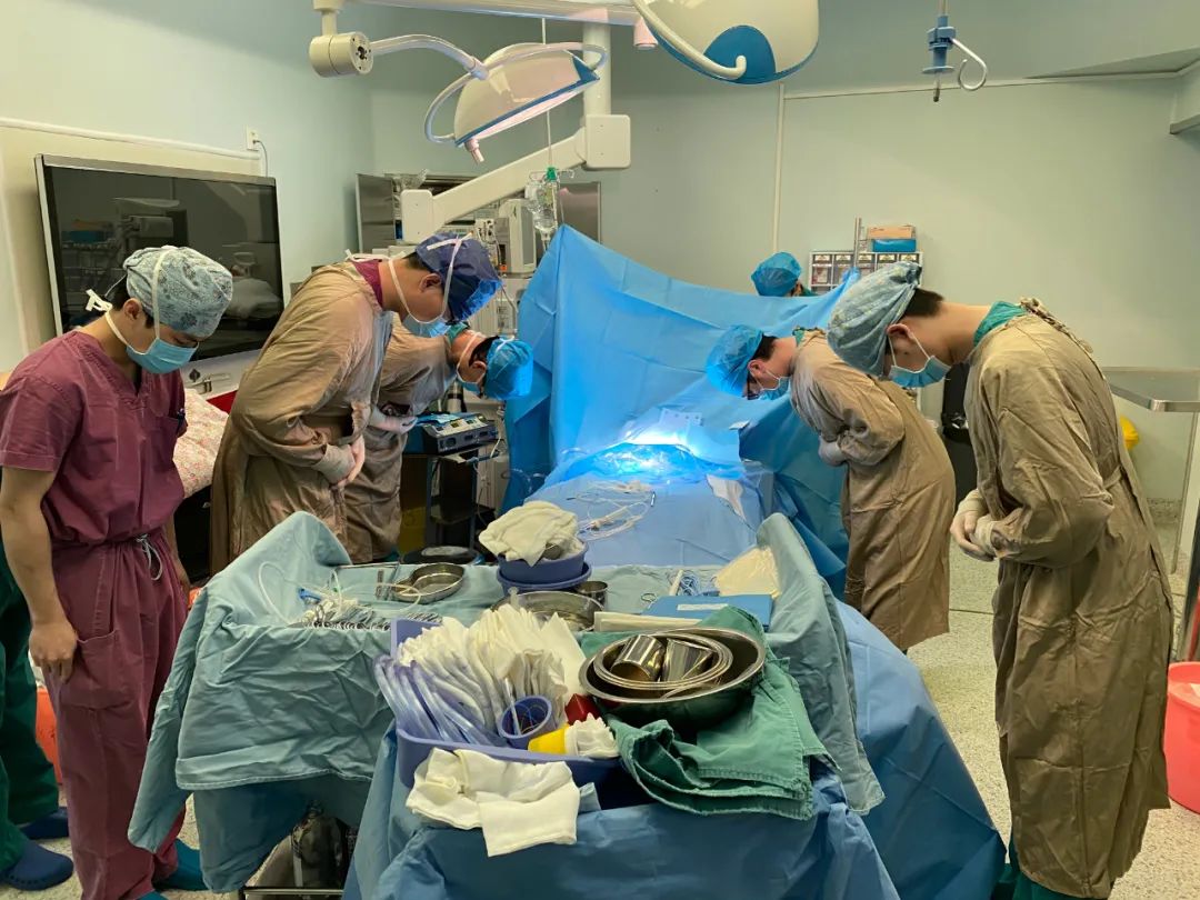 广西医科大学第一附属医院完成至今为止供体最小的移植手术