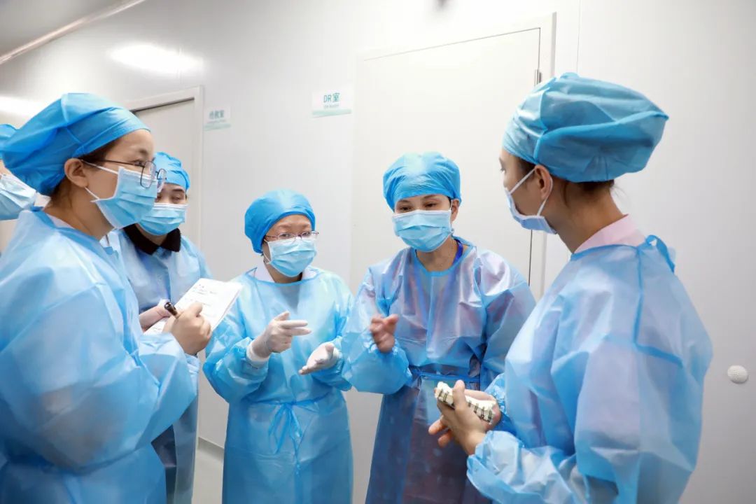 海南省疫情防控督导组到海南现代妇女儿童医院督导疫情防控工作