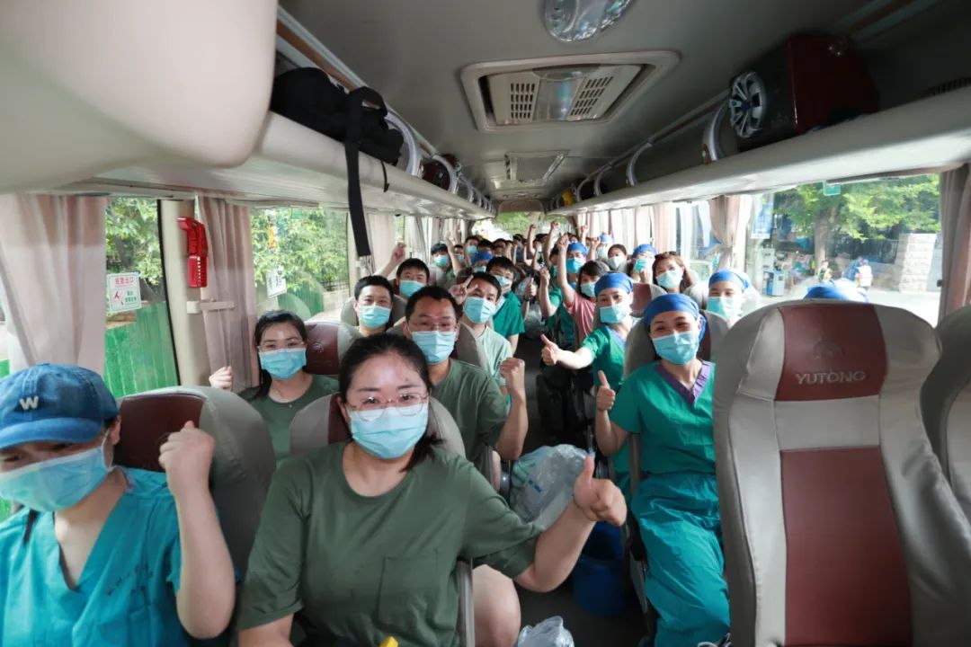 8 天派出医护人员 1239 人次!郑大三附院医疗队今日再出发,赴高新区、荥阳市开展第三轮核酸采样