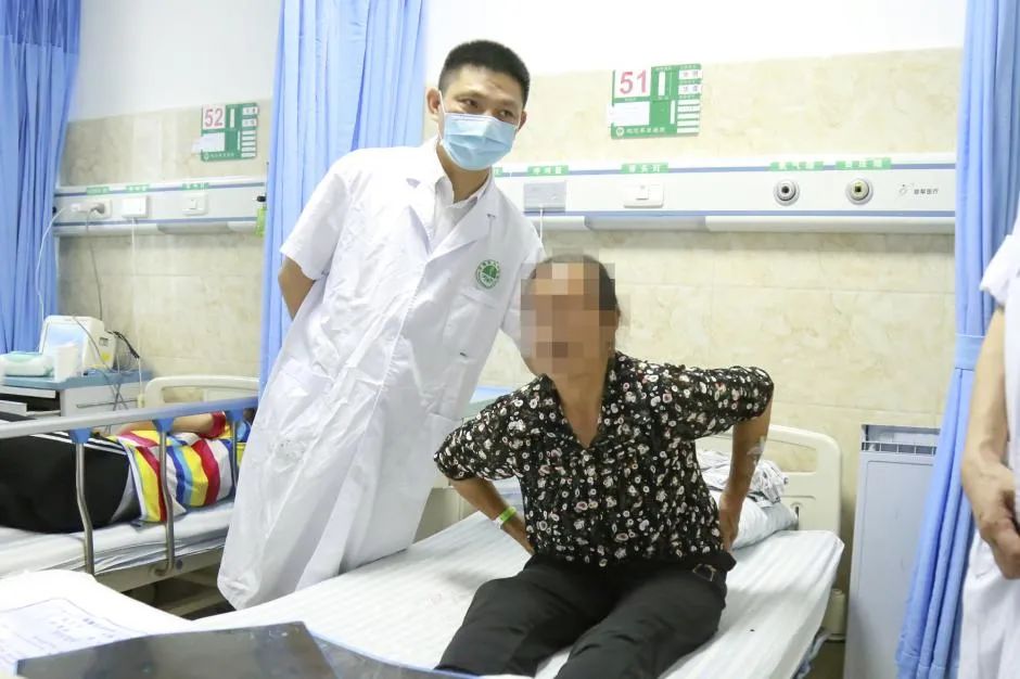 「川泌. 汉源」结盟，推动雅安市与成都专科医疗同质化发展