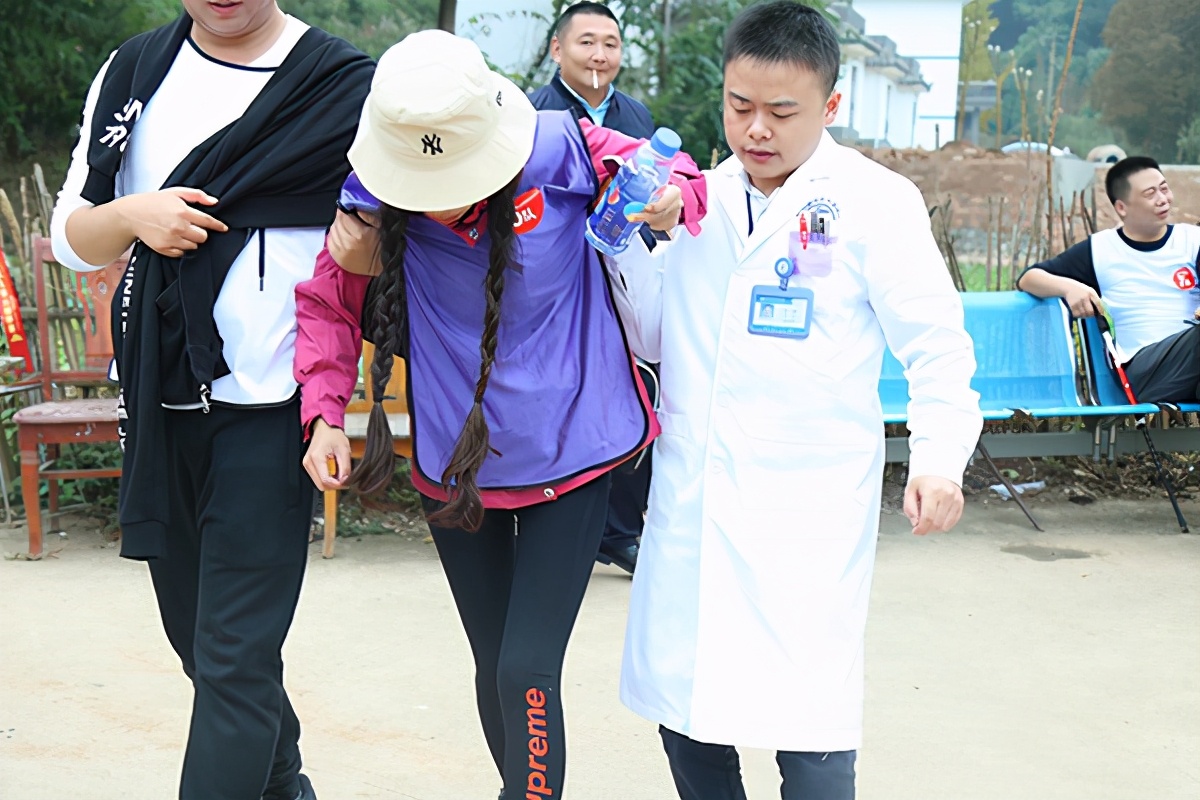 四川省泌尿外科医院助力华川集团 2020 年徒步越野挑战赛