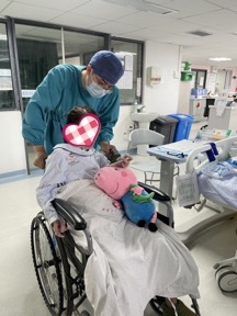 10 岁女童一夜之间高位截瘫，武汉大学人民医院 MDT 团队救治 2 月终重新站立