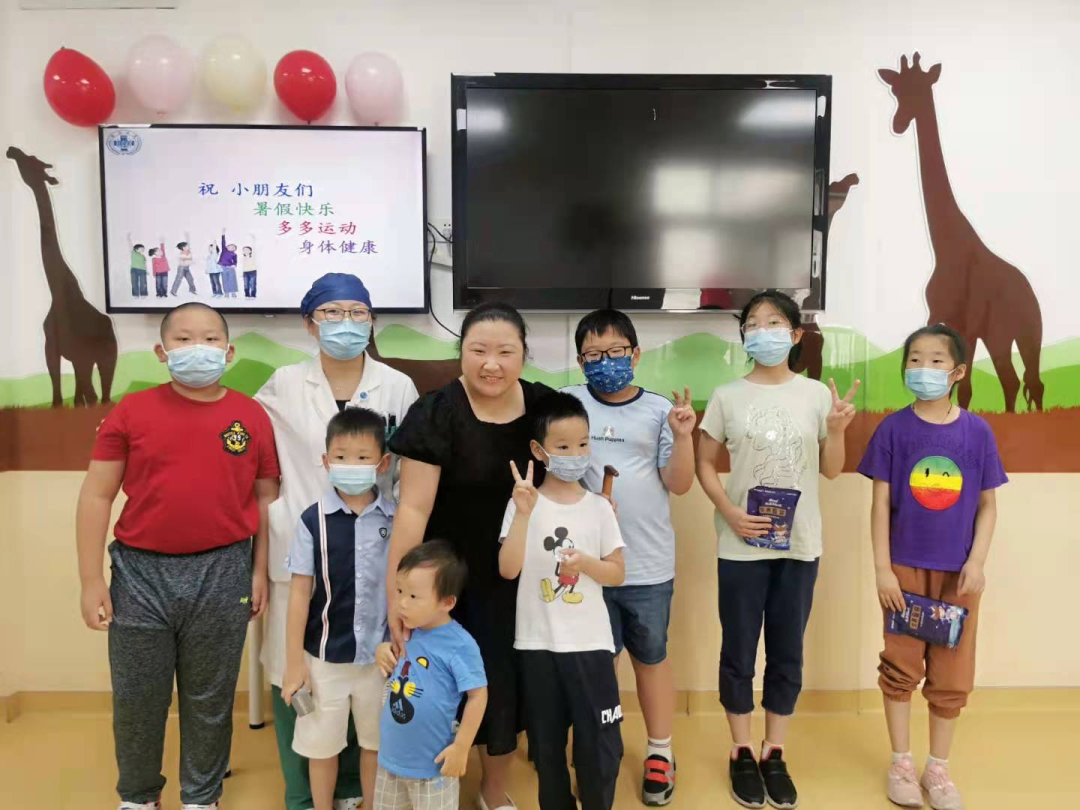 上海市同济医院儿科护理团队开展儿童身高专题科普活动
