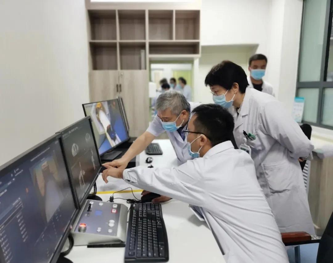 河南省肿瘤医院放疗设备再添两名强将