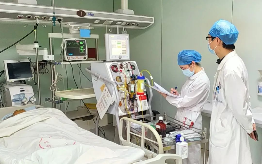 同济大学附属同济医院重症医学科（ICU）使用「DPMAS」技术架起通往新生的「救命桥」