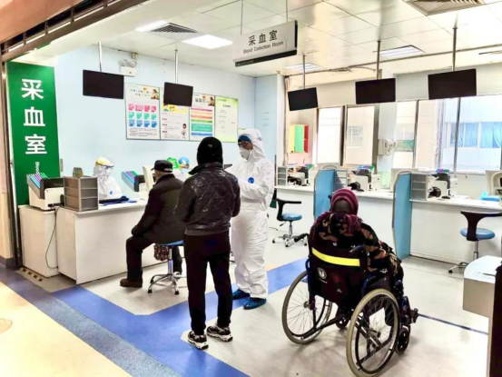 疫呼百应，他们全面的专业技能，全力配合前方医护