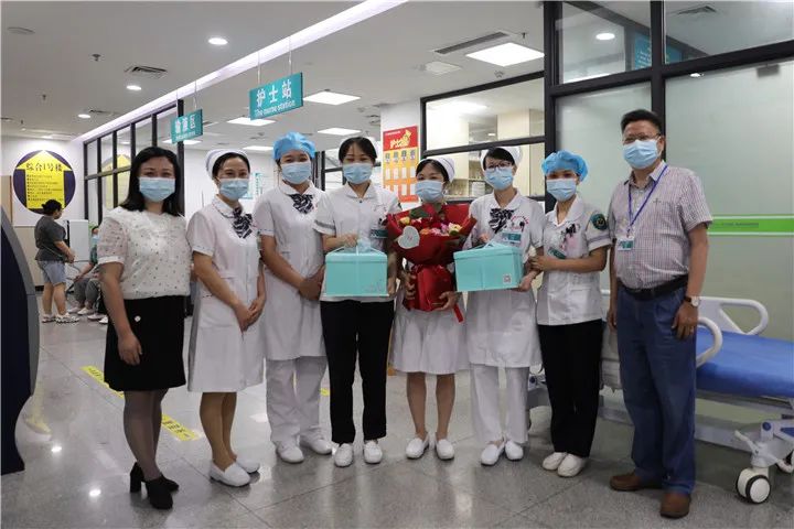 柳州市红十字会医院：最美的鲜花，送给最美的「TA」