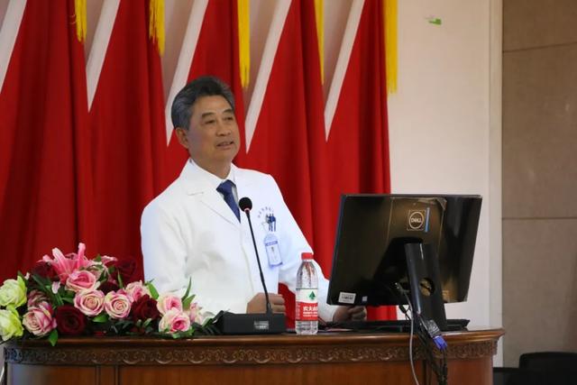 中美医疗集团探索肾病康复 MDT 新路径、院士领衔临床一体化发展研讨