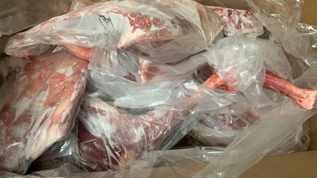蒙古国捐赠羊肉送抵成都京东方医院