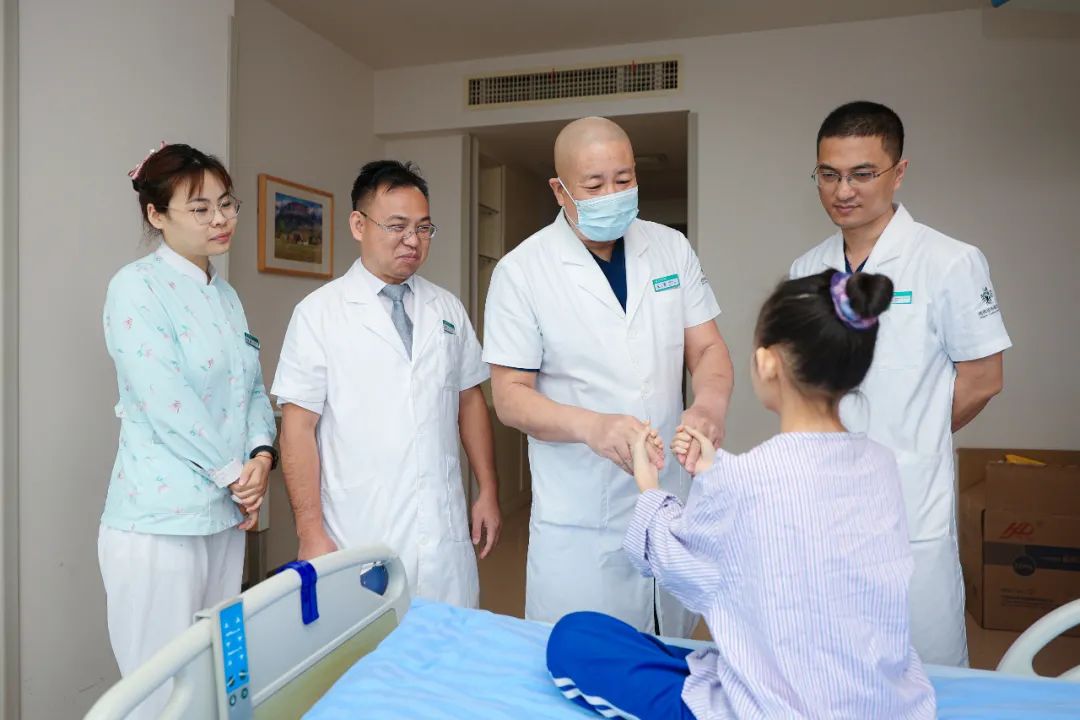 海南省肿瘤医院自主完成海南首例经鼻颅咽管瘤手术