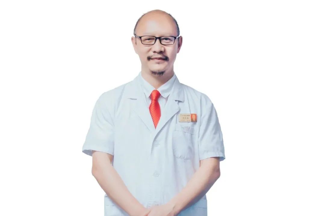 庆祝中国医师节，石门县人民医院 25 名医师受表彰