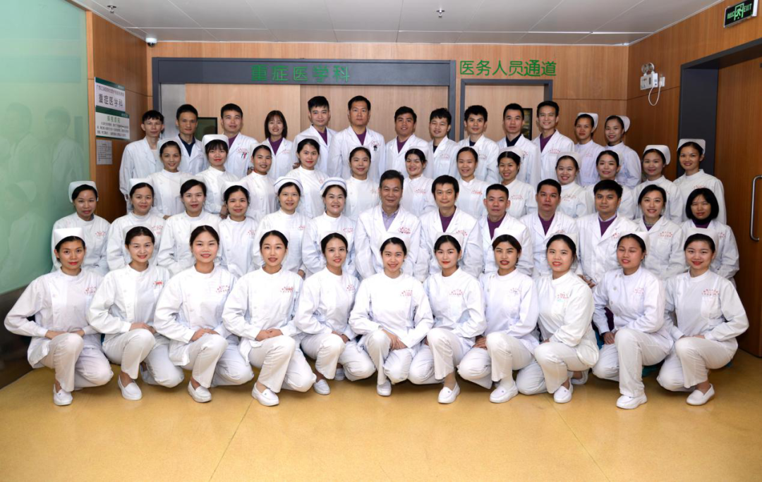 广西江滨医院 ICU 里的「小长假」：重症患者竟玩起拉伸、做操、打球……