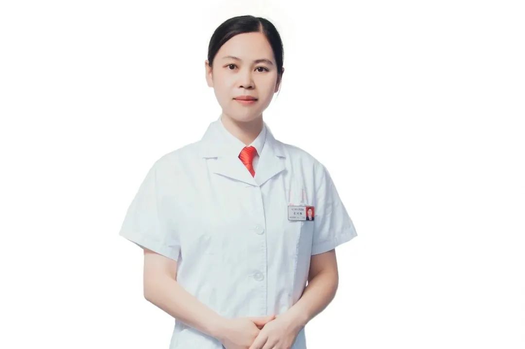 庆祝中国医师节，石门县人民医院 25 名医师受表彰