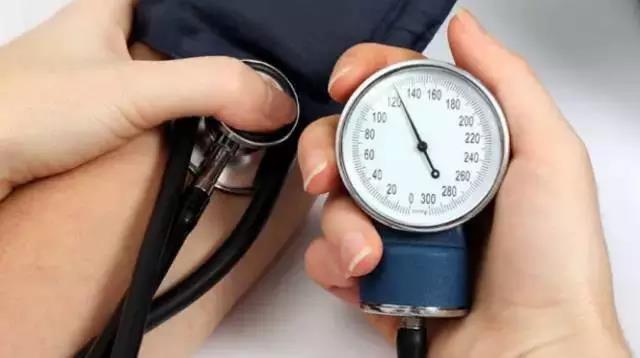 高于 130 / 80 mmHg 就是高血压？新版指南应该如何解读
