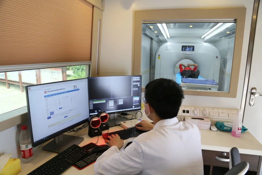 浙江大学医学院附属第四医院 100 天免费肺结节筛查人数超过1 万人