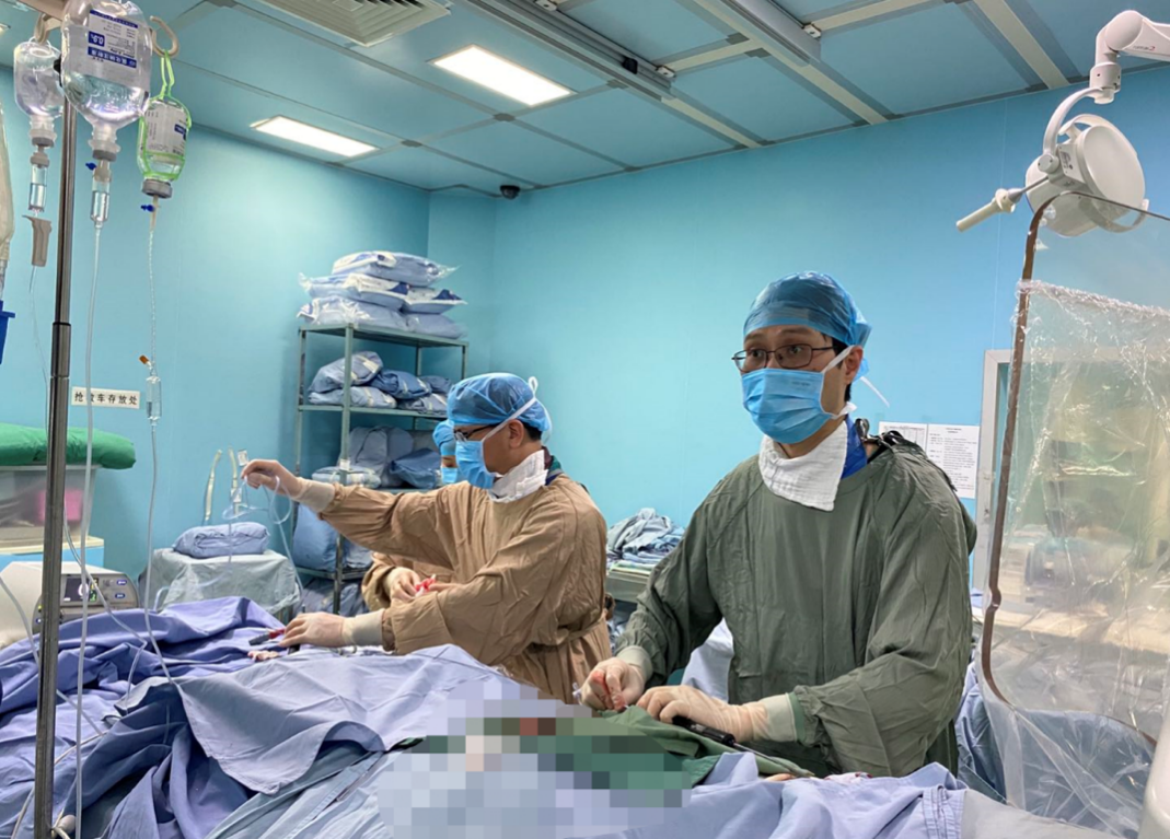 广西医科大学第一附属医院完成一例房颤和左心耳封堵高难介入手术
