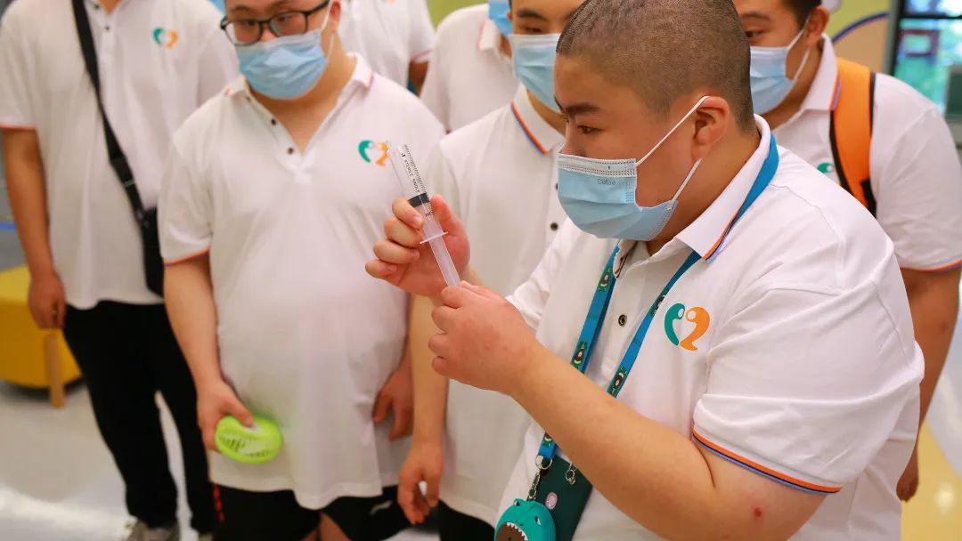 量身高、测视力，重庆北部宽仁医院这次就医体验公益活动有点特殊