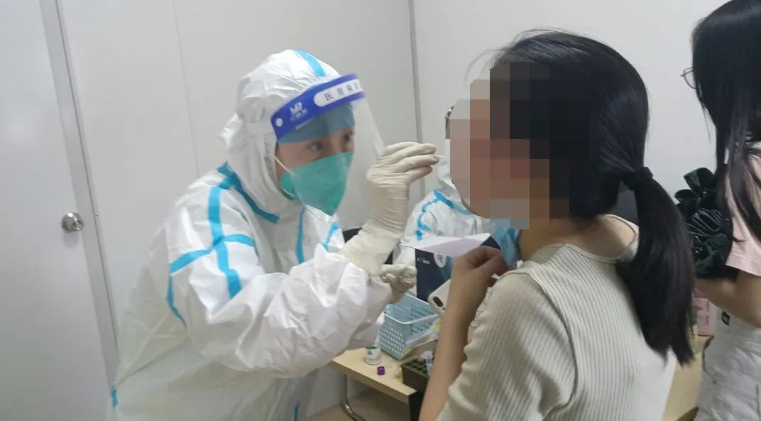 抗疫战中，那些不辞辛苦的四川省泌尿外科医院医务工作者